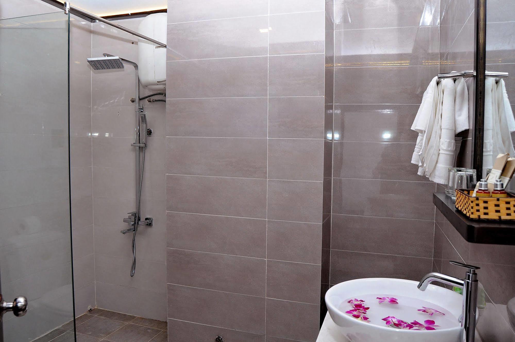 Camellia Nhatrang Hotel Нячанг Экстерьер фото