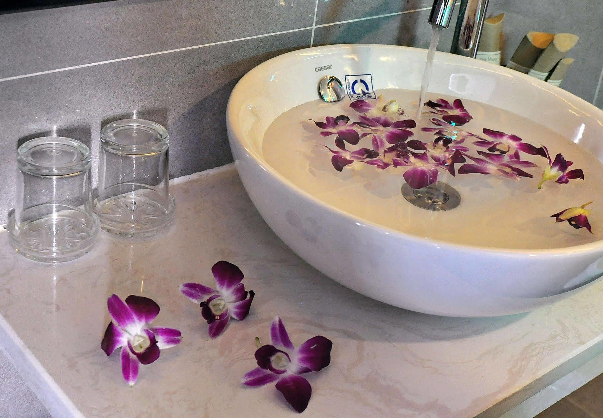Camellia Nhatrang Hotel Нячанг Экстерьер фото